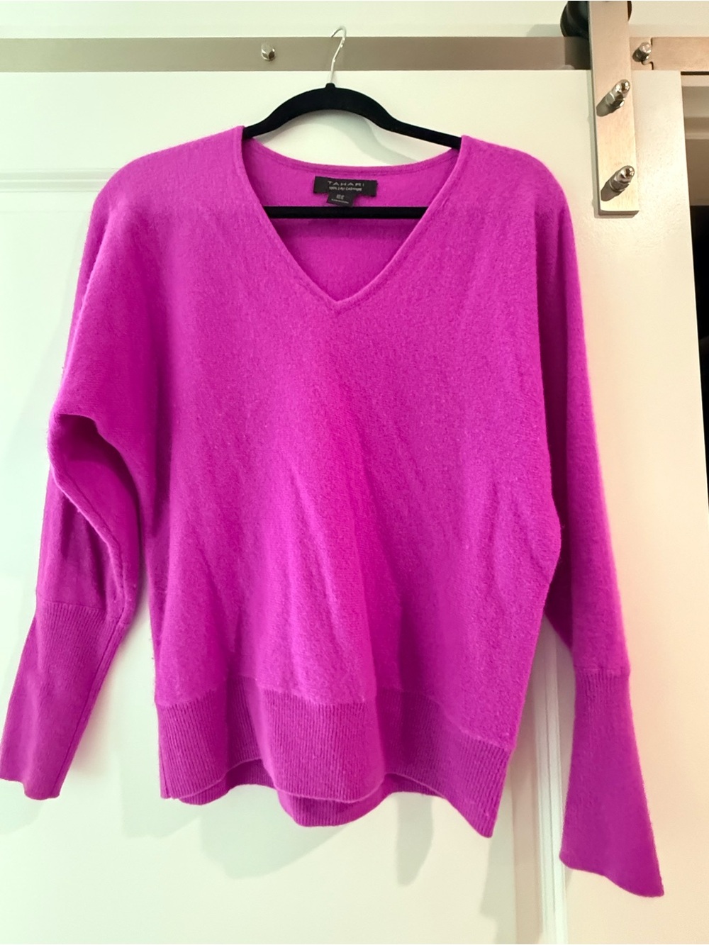Tahari Women's V-Neck Cashmere Sweater - Bright Pink